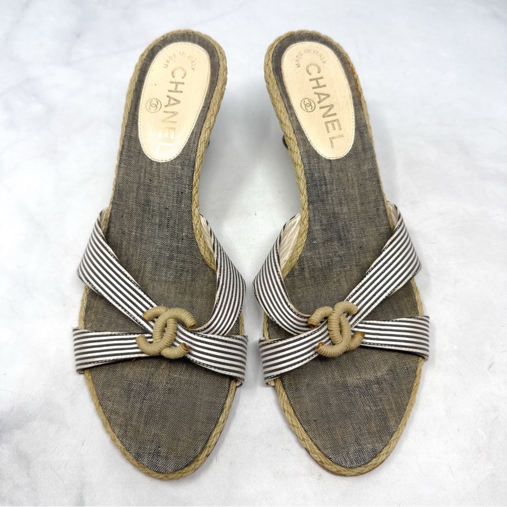 CHANEL Vintage Y2K CC Espadrille Mini Kitten Wedge Slide Mule Sandal Heels 38.5